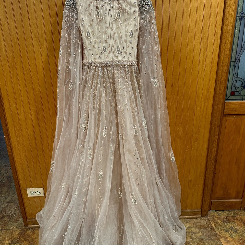 Beautiful engagement dress/ evening gown - Picture 4 of 4